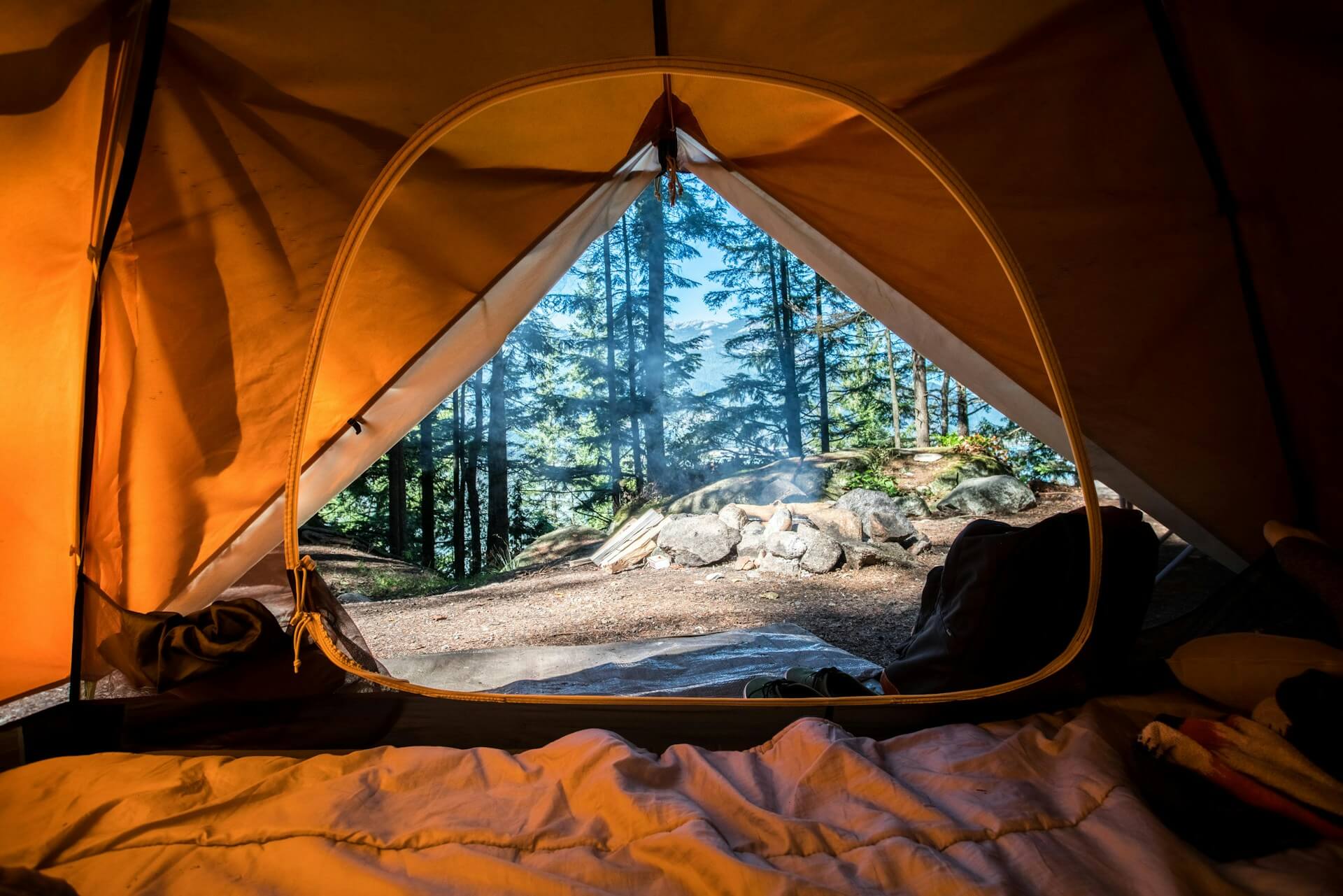 Be adventure-ready with our expert camping checklist. Discover the essential camping gear for 2025 — tents, stoves, lighting & more from Enyo Drasis.